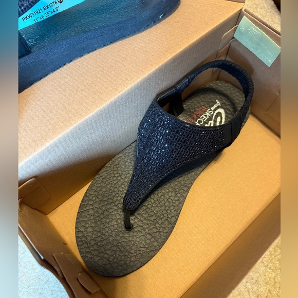 Skechers Vegan Black Sandals - Picture 6 of 9